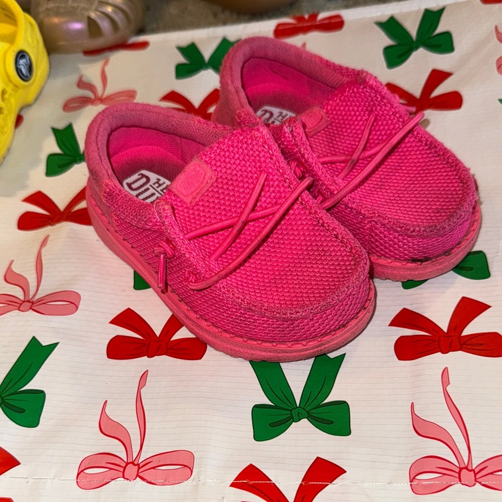 Durango Kids Moccasins in Vibrant Pink